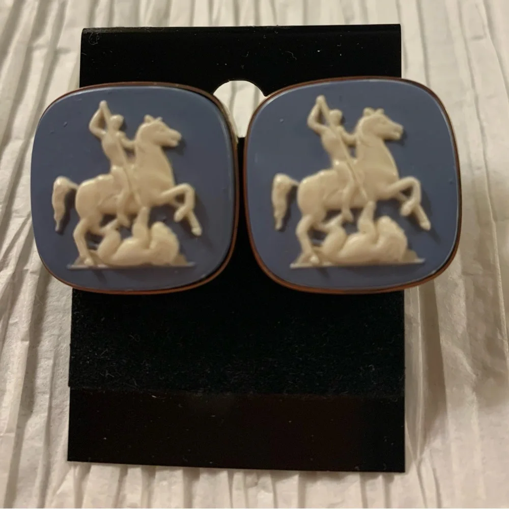 Wedgewood Style Cameo cufflinks - Picture 3 of 8